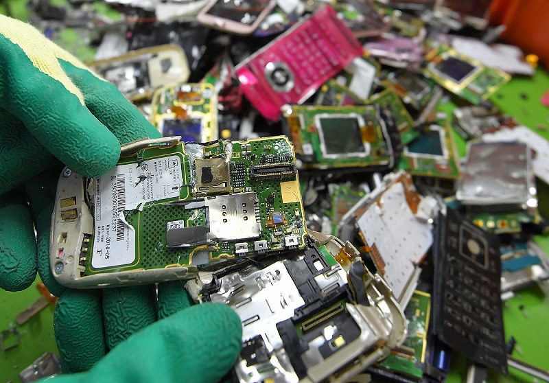 携帯電話リサイクル：悪いのはユーザーか？