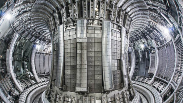 JET（欧州トーラス共同研究施設）にある世界最大のトカマク型核融合実験炉