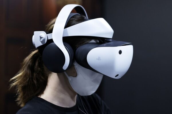 PlayStation VR2 (PS VR2)